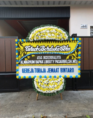 Papan Bunga Duka di Buton Tengah